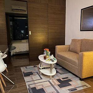 Destina Stays @Air Residences Makati, Metromanila